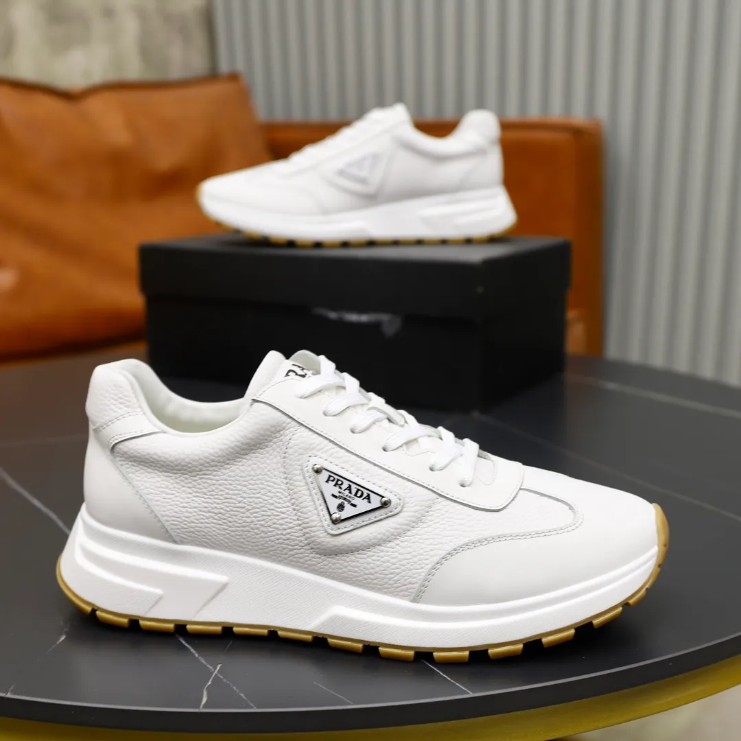 Factory price: 720💰Top original order Brand: PRADA (Prada) Standard code: Men's size 38/44 (45 can be customized) Grade: Same as the official website Material: Original cowhide leather lining Original combination two-color wear-resistant soft outsole Style category: Leisure and sports version Young fashion European and American trend British style Color: Actual picture color